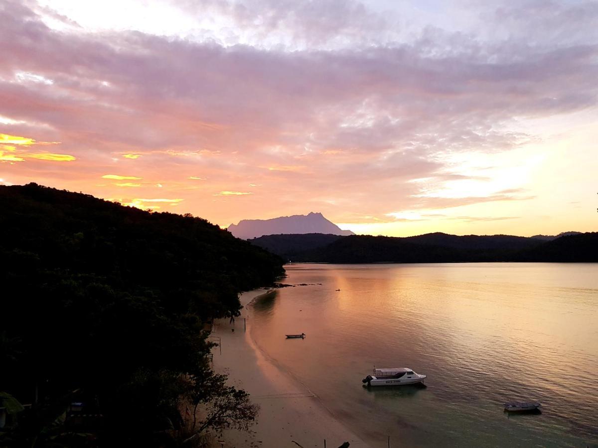 Bigfin Beach Resort Kota Belud Exteriör bild