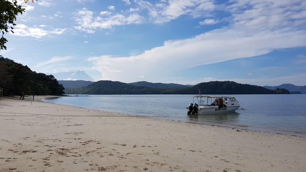 Bigfin Beach Resort Kota Belud Exteriör bild