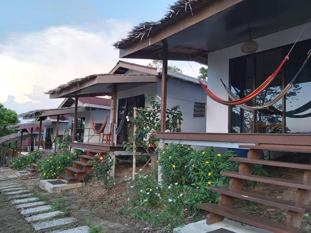 Bigfin Beach Resort Kota Belud Exteriör bild